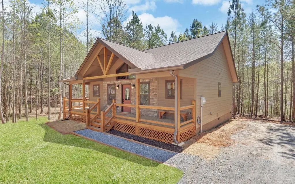 313 Burger Road, Murphy
