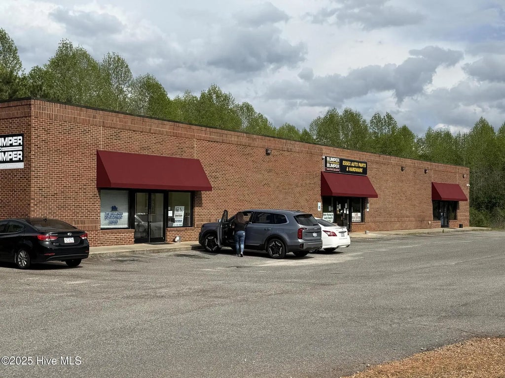 38437 Nc-561, Hollister