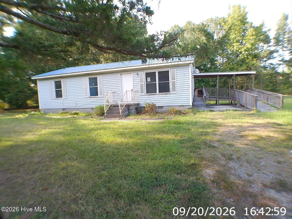 1153 Connaritsa Road, Aulander