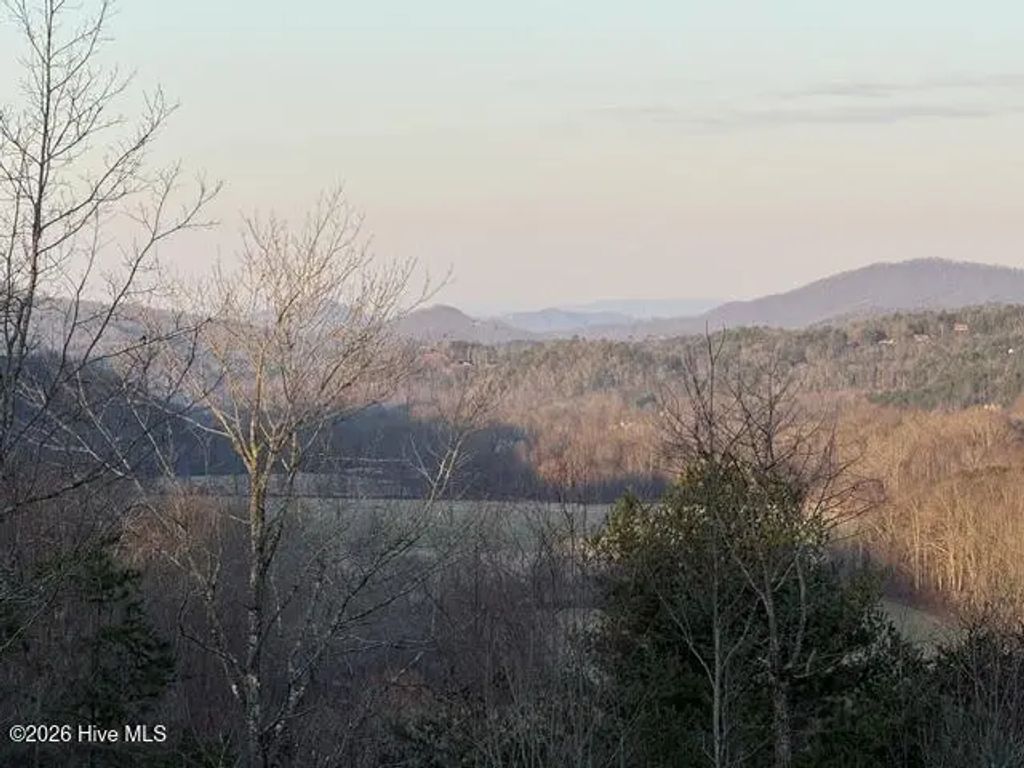 8,9 Downings Creek Road, Hayesville