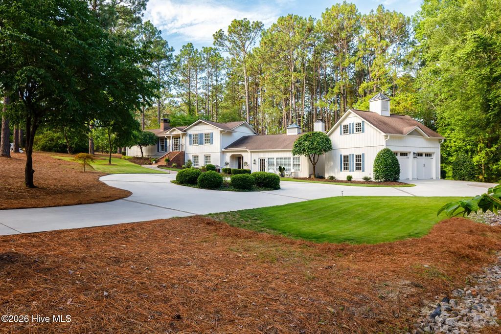 675 Lake Dornoch Drive, Pinehurst