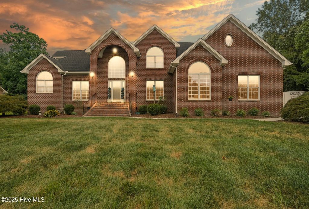 138 Dances Bay Road, Elizabeth City