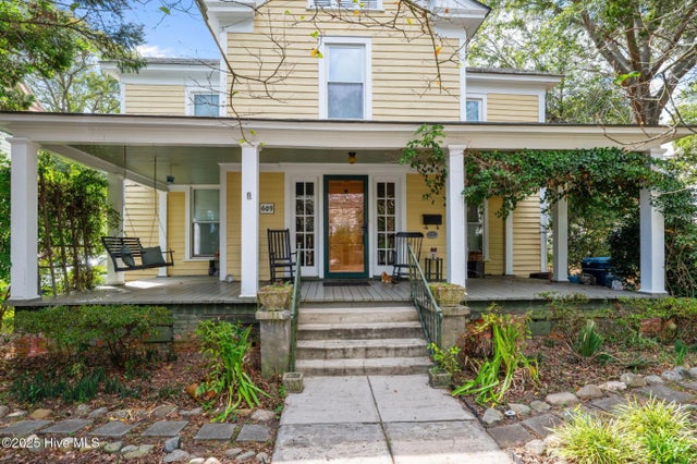 609 E Main Street, Washington