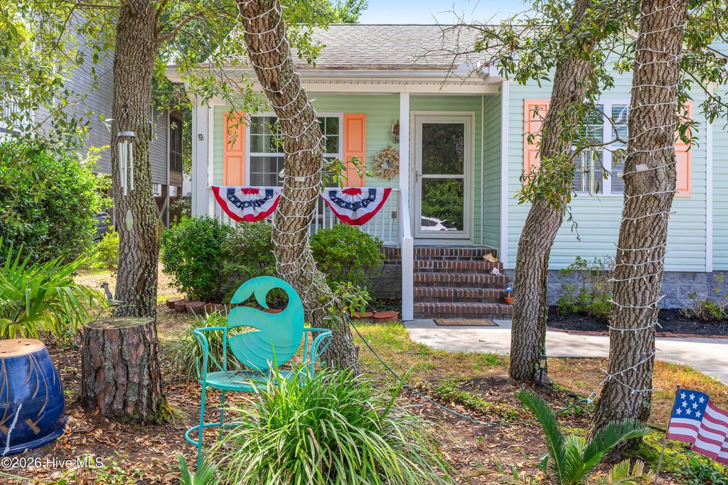145 Nw 10th Street, Oak Island