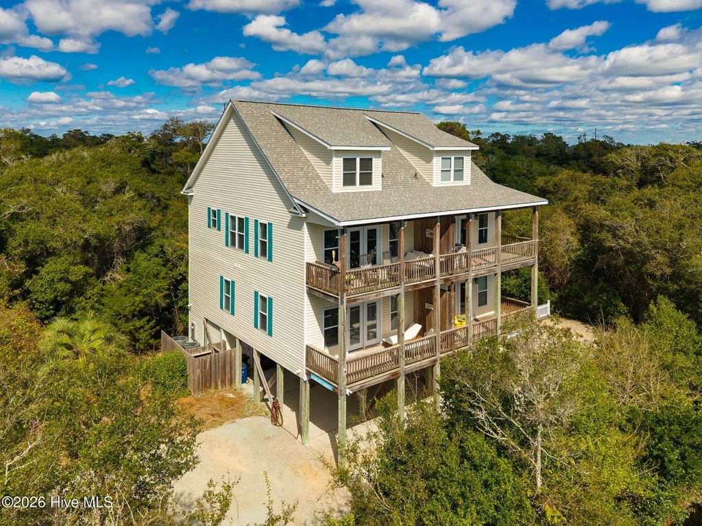 118 Shell Drive West, Emerald Isle
