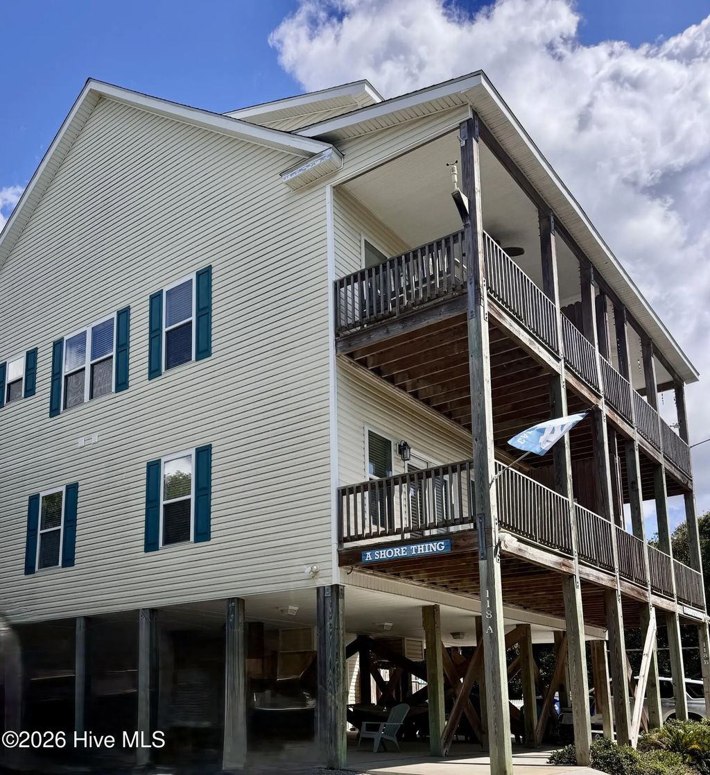 118 Shell Drive West, Emerald Isle