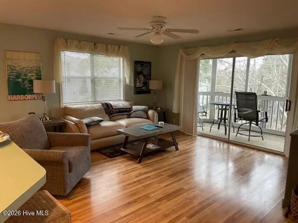 3030 Marsh Winds Circle Unit 105, Southport