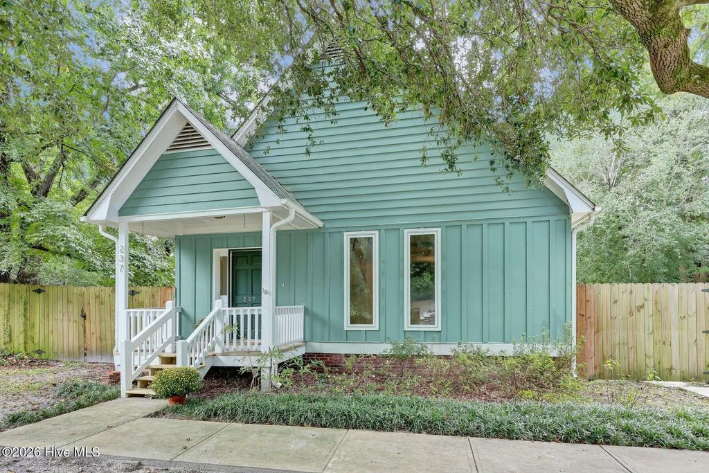 237 W Bedford Road, Wilmington