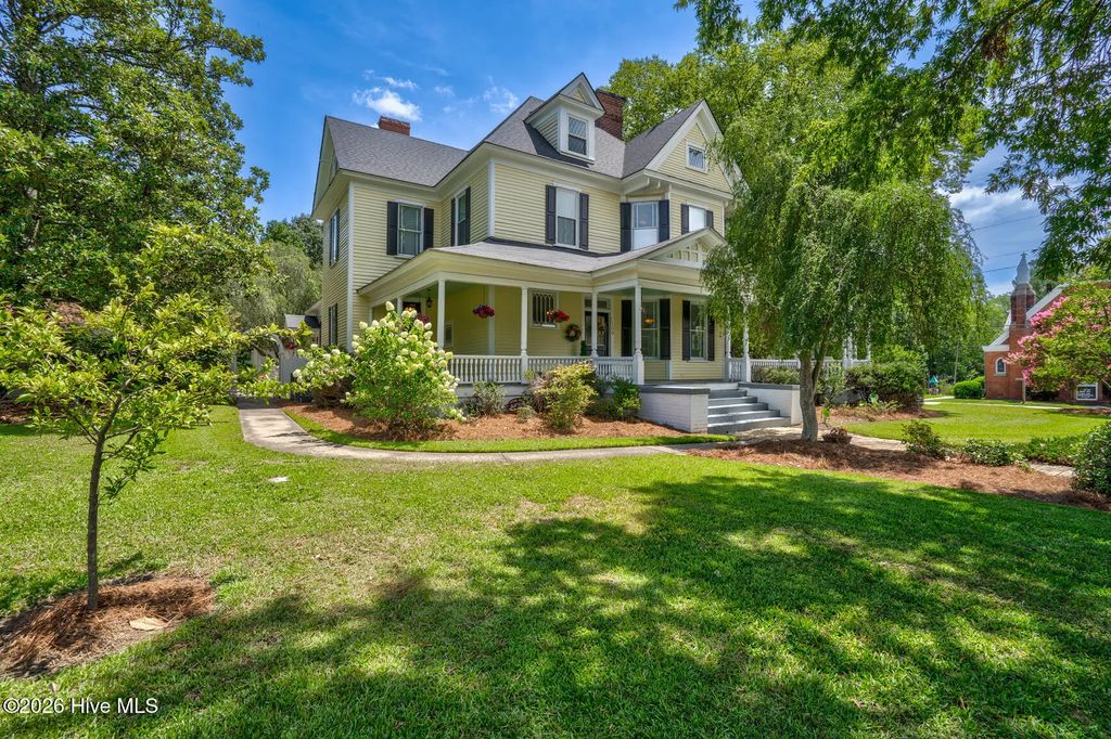 109 S Walnut Street, Spring Hope
