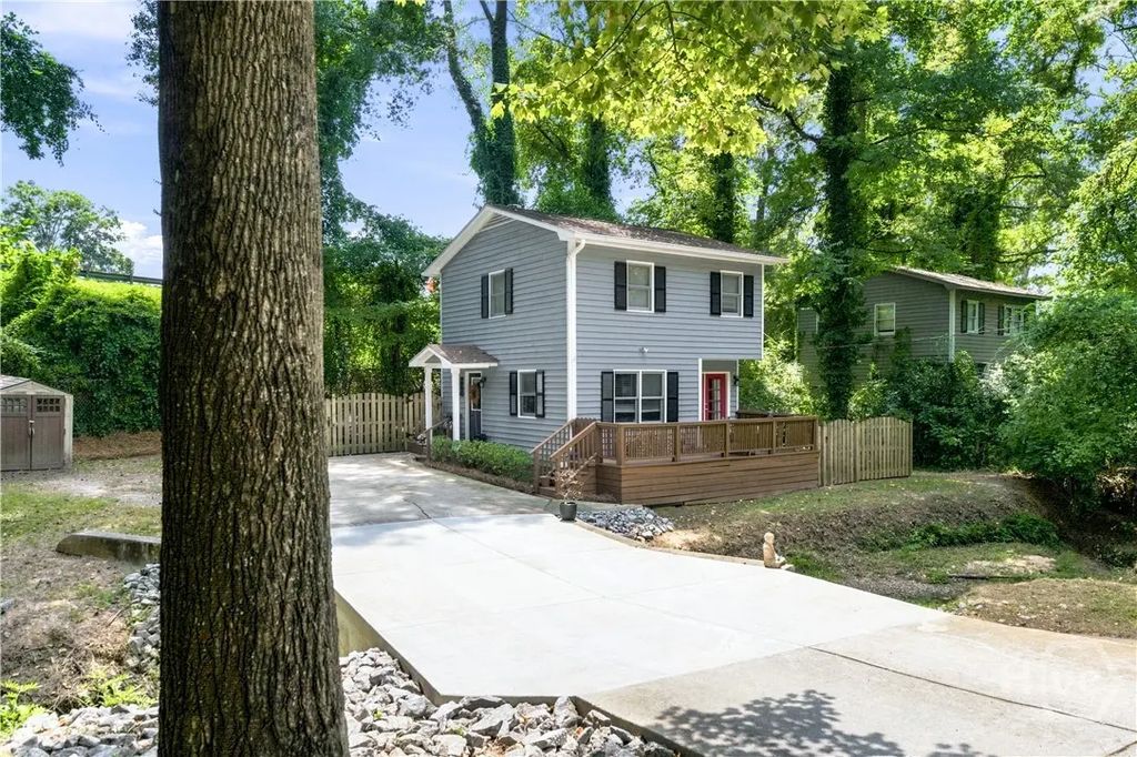 119 William Drive, Athens
