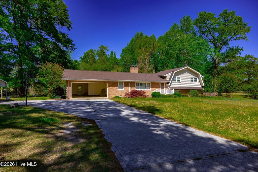 190 Halls Pond Road, Rose Hill