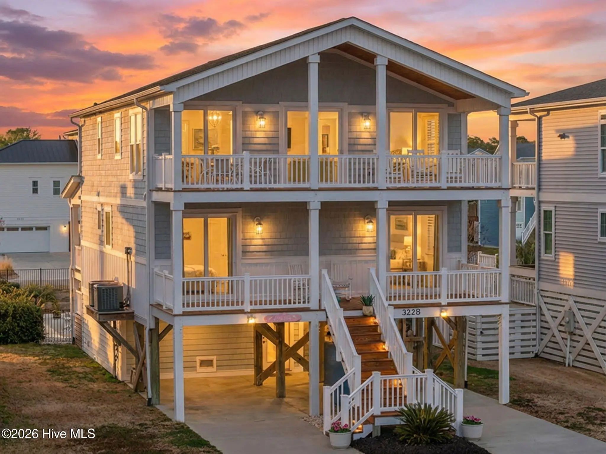 3228 E Dolphin Drive, Oak Island