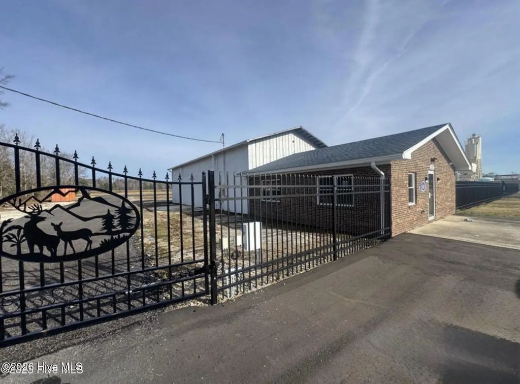 2028 Travis Road, Columbia