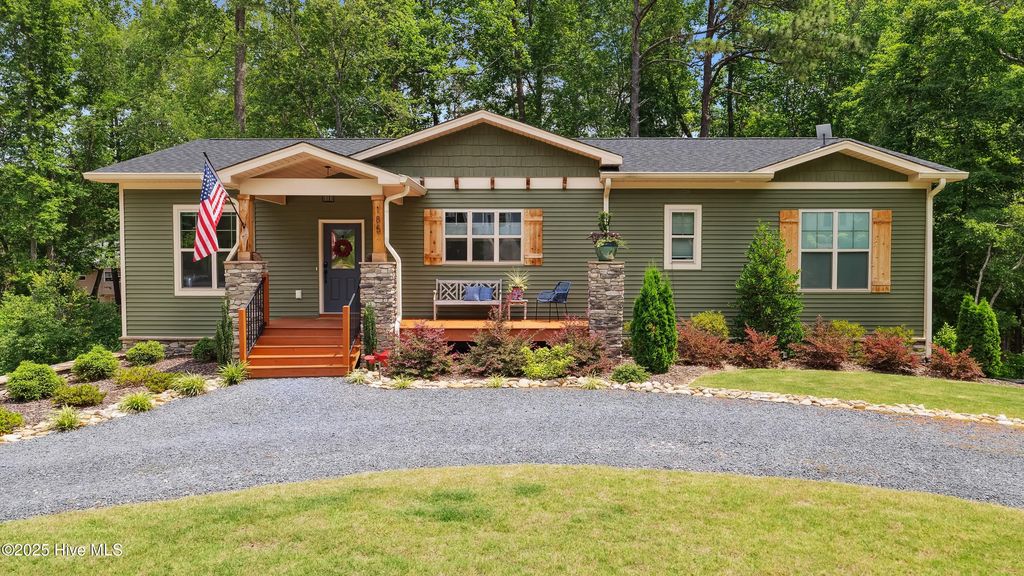 185 Canter Lane, Pinehurst