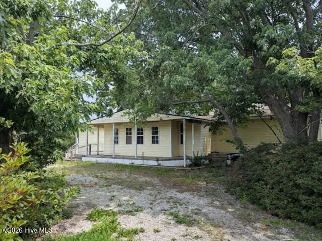3634 Whiteville Road, Ash