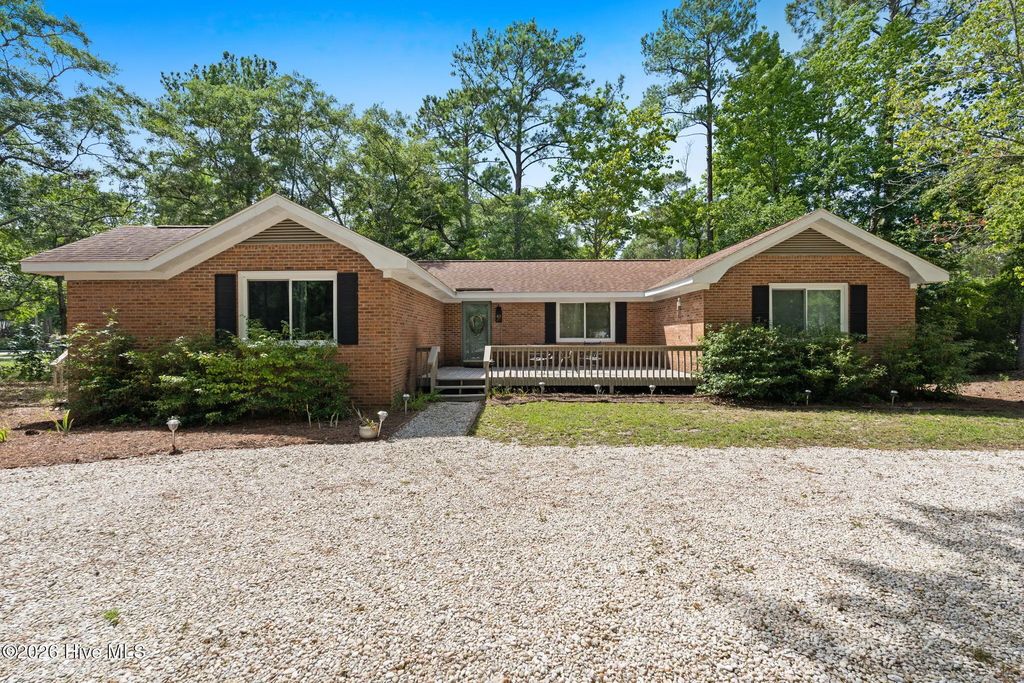 1 Golfview Court, Carolina Shores