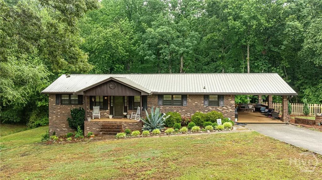 46 Sunset Circle, Hartwell