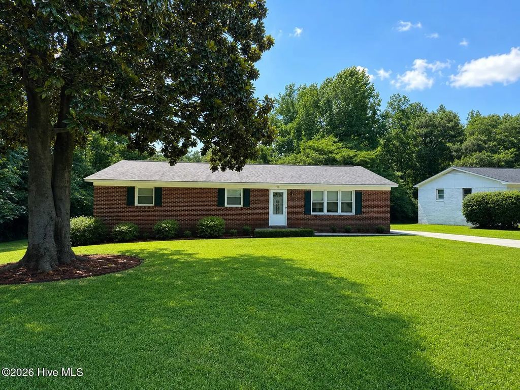 201 Shaw Road, Hamlet