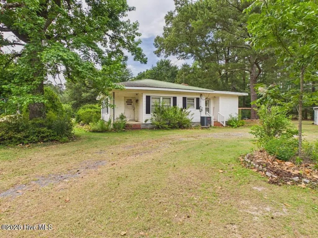 152 Hotel Street, Jackson Springs