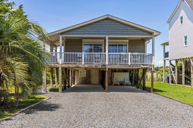 316 E Dolphin Drive, Oak Island