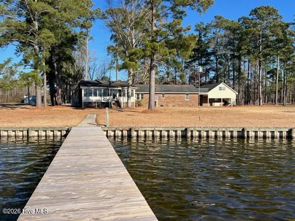 651 Smith Shore Road, Belhaven