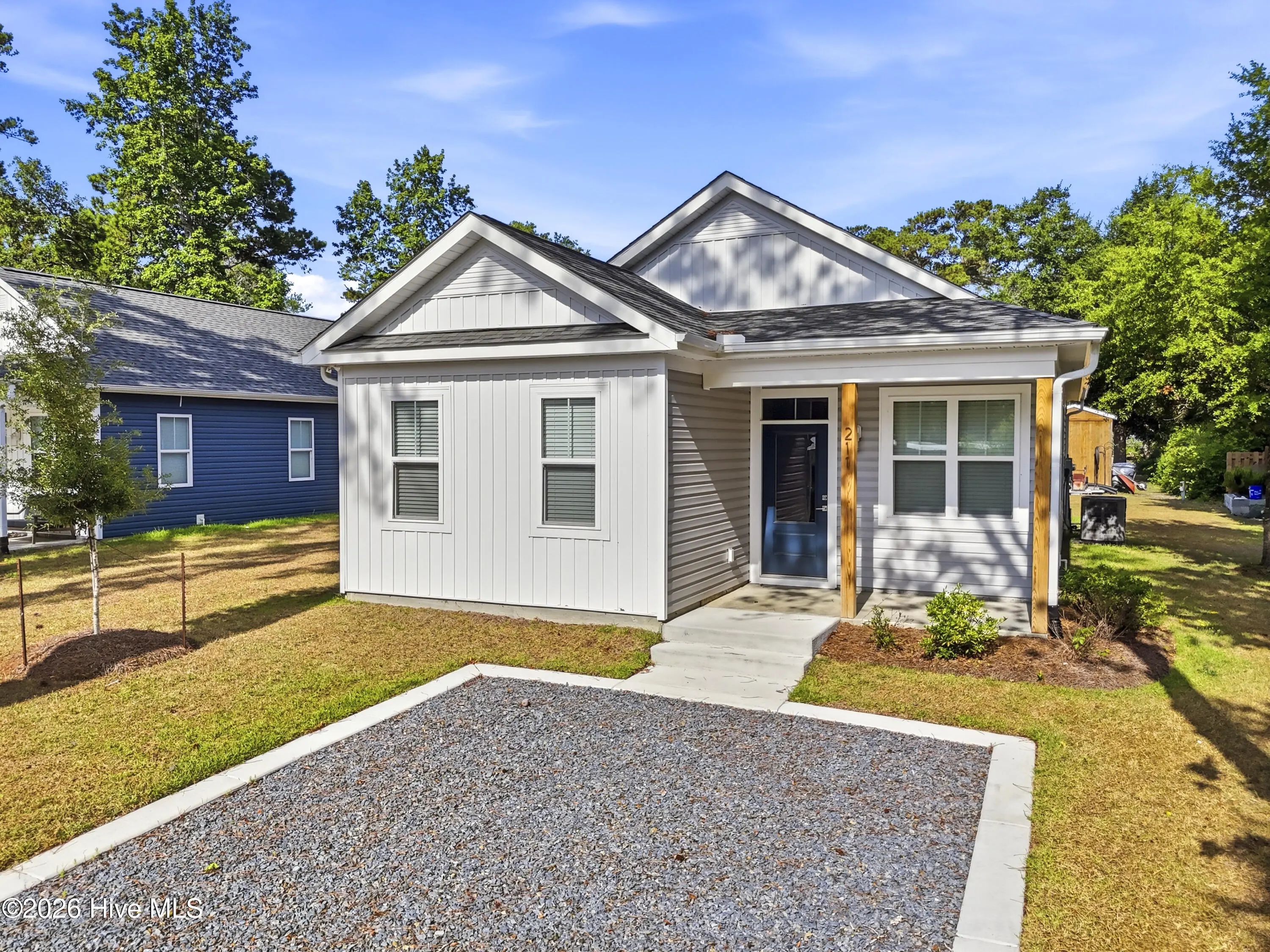 211 Ne 78th Street, Oak Island