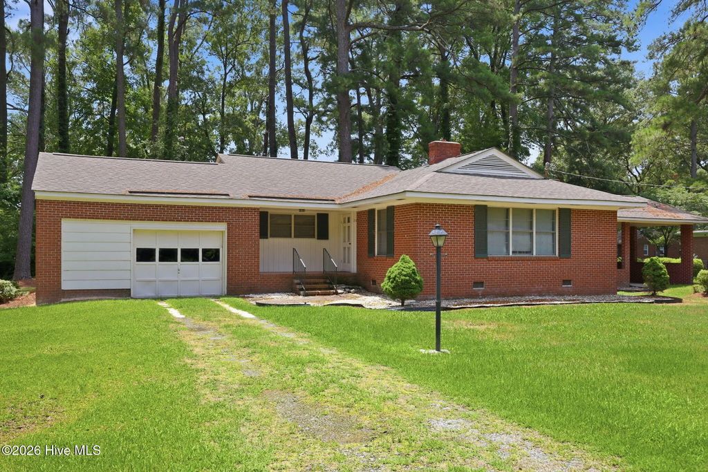 211 Nelson Street, Bethel