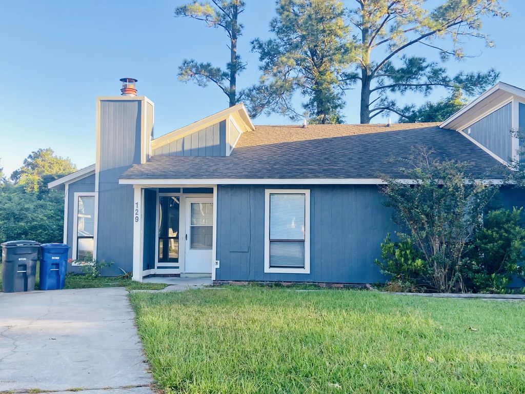 129 Village Circle, Jacksonville