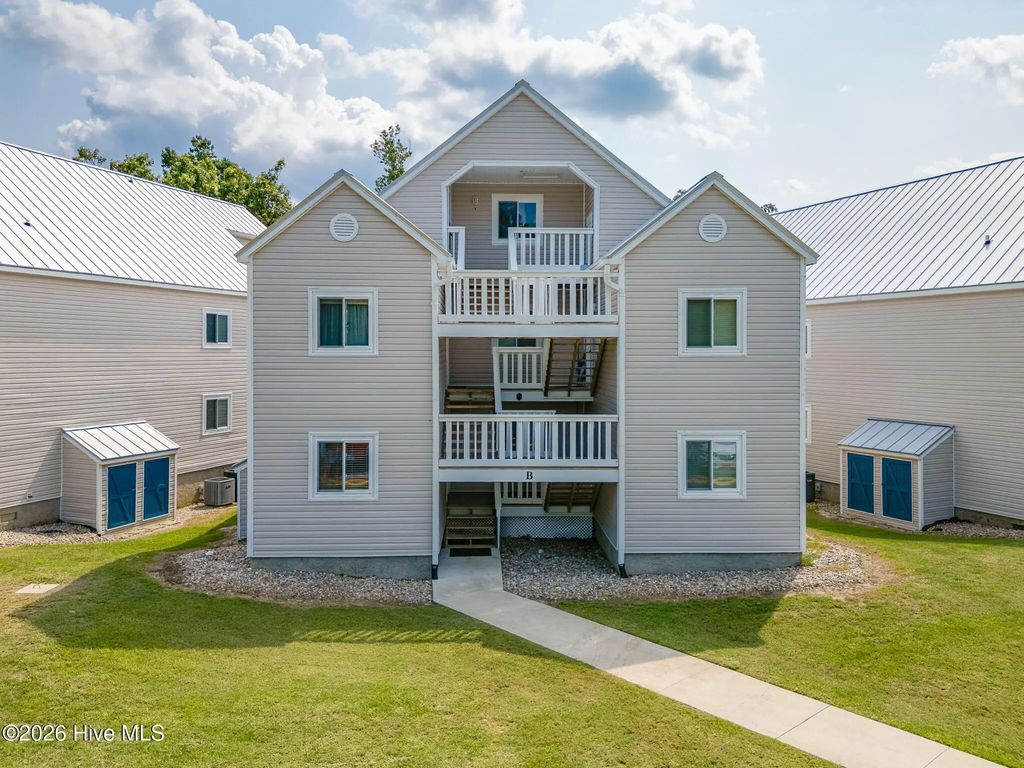 89 Country Club Drive Apt B1, Minnesott Beach