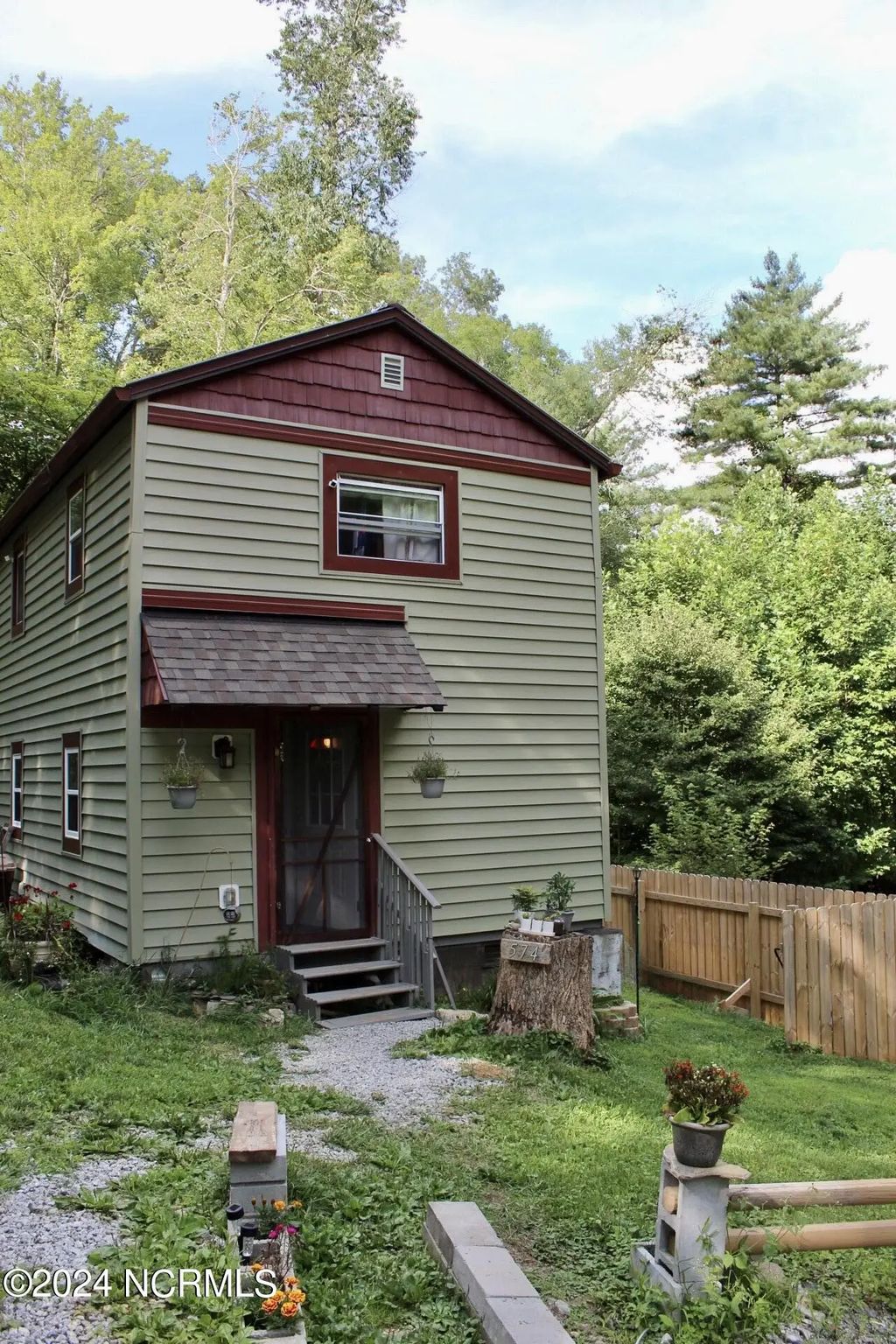 574 Pine Creek Road, Cullowhee