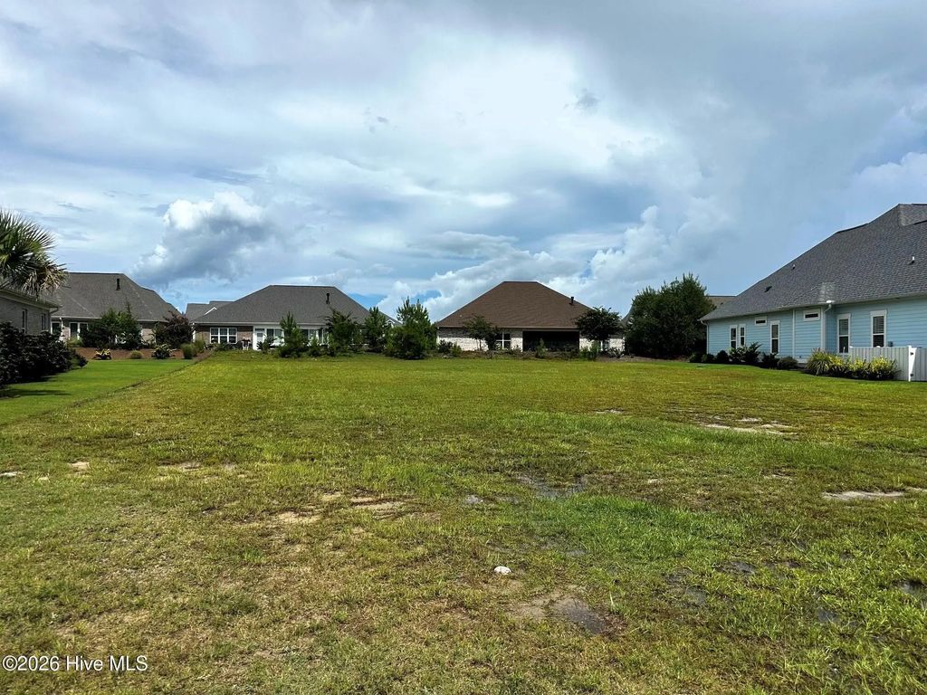 8618 Compass Pointe West Wynd Ne, Leland
