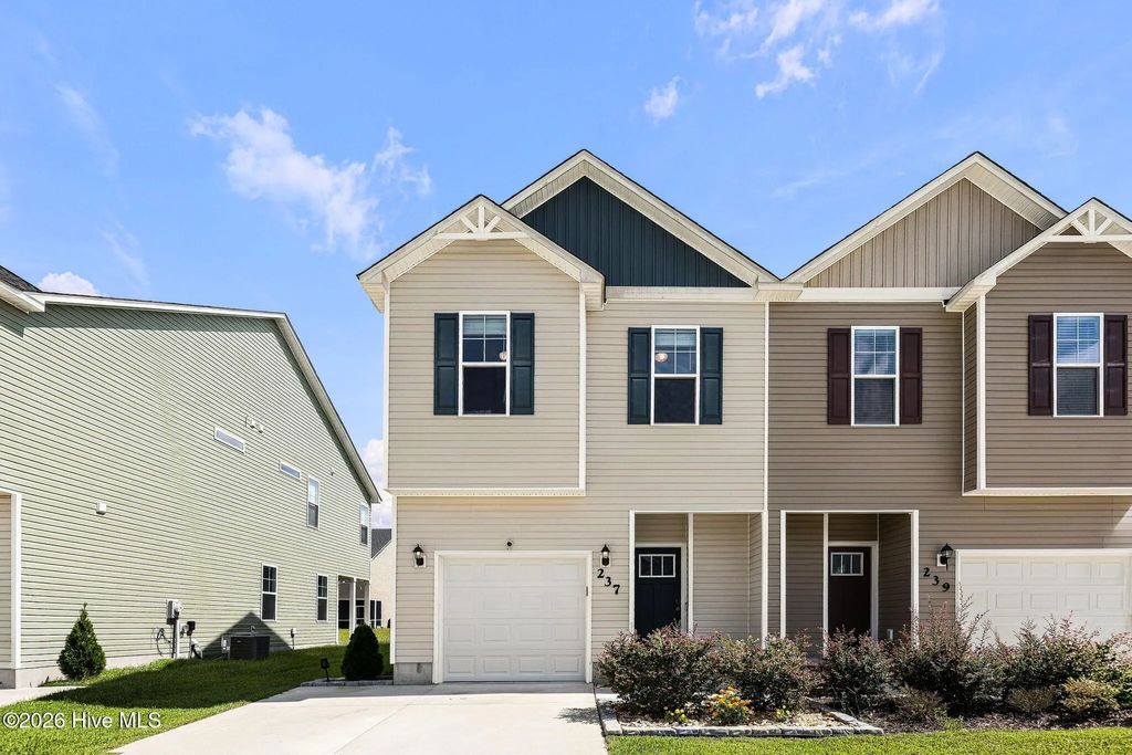 237 Shallowbag Bay Lane, Jacksonville