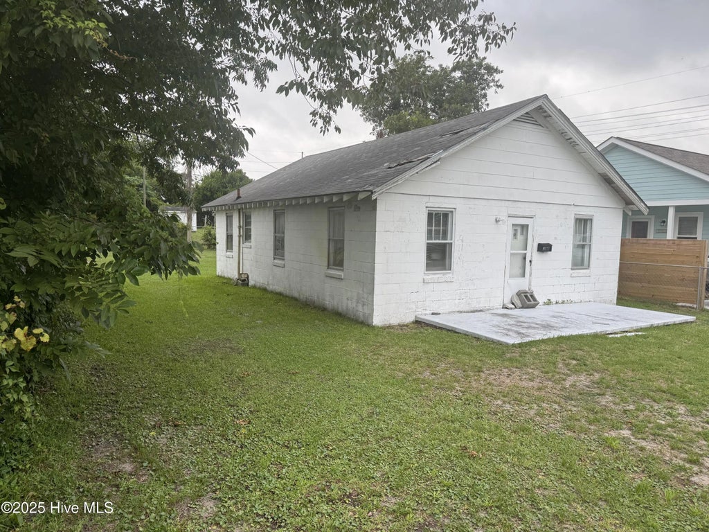 305 N 15th Street, Morehead City