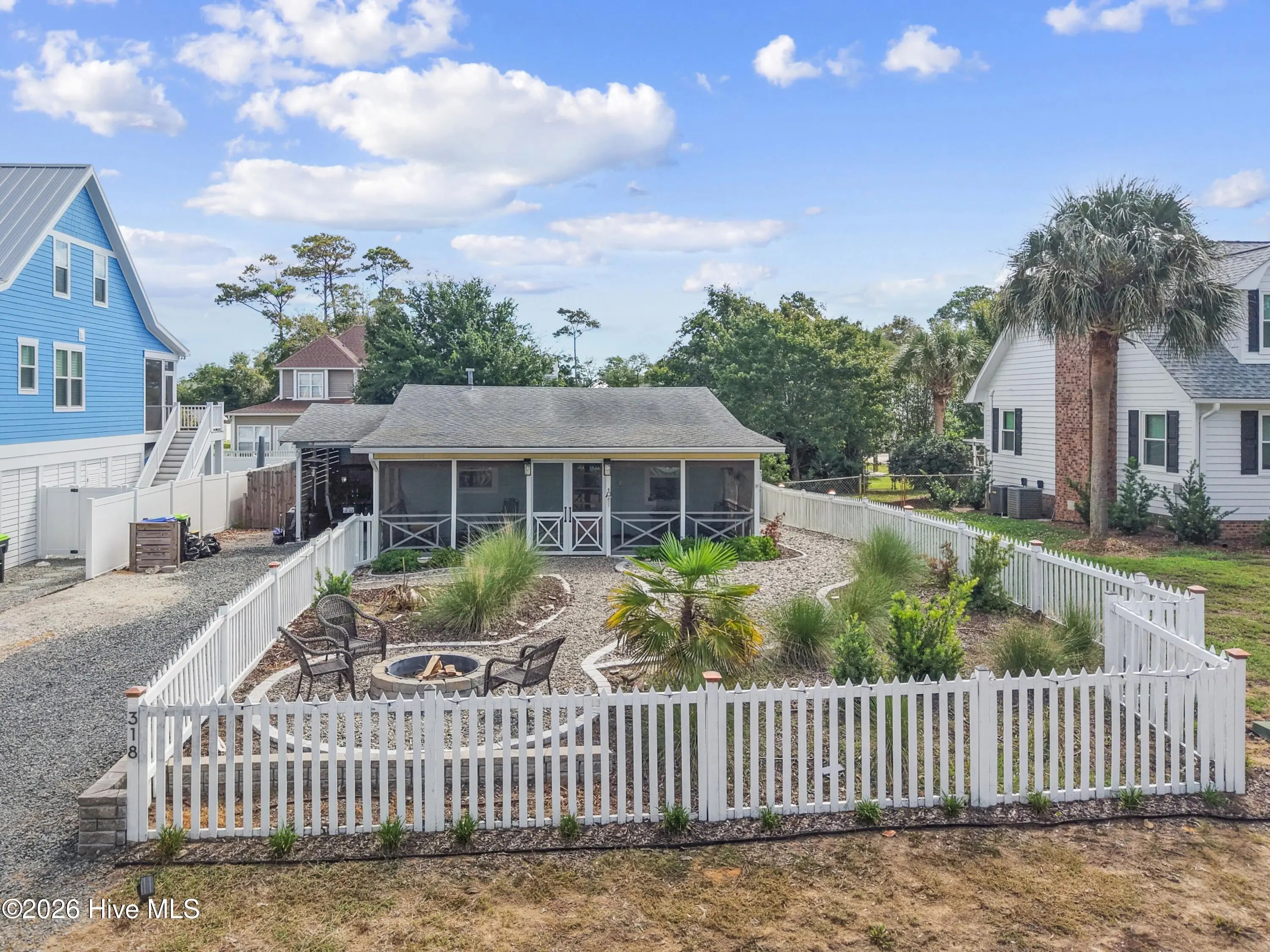 318 Ne 58th Street, Oak Island