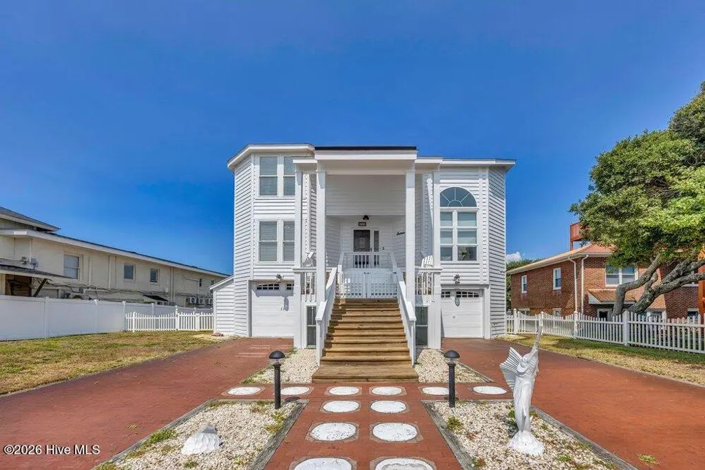 203 Norton Street, Oak Island