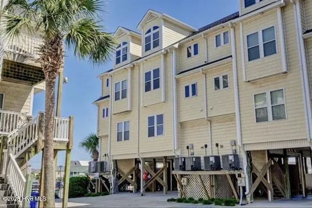104 Summer Winds Place 104, Surf City