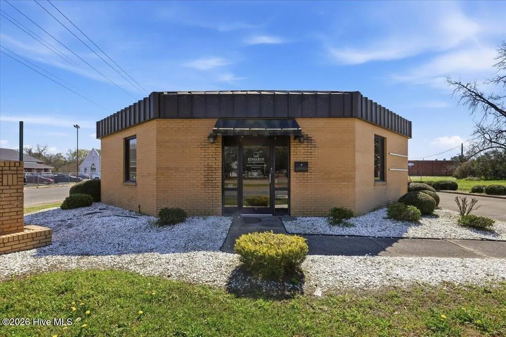 107 E Vernon Avenue, Kinston