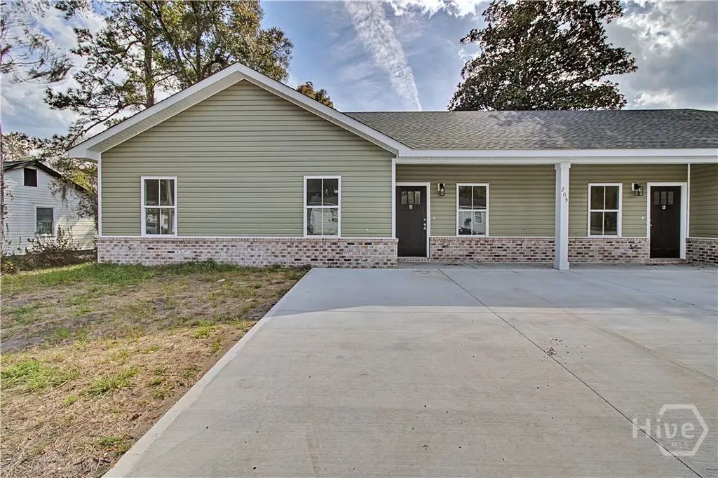 205 Bagley Avenue A/b, Hinesville