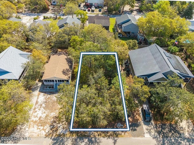 148 Ne 2nd Street, Oak Island