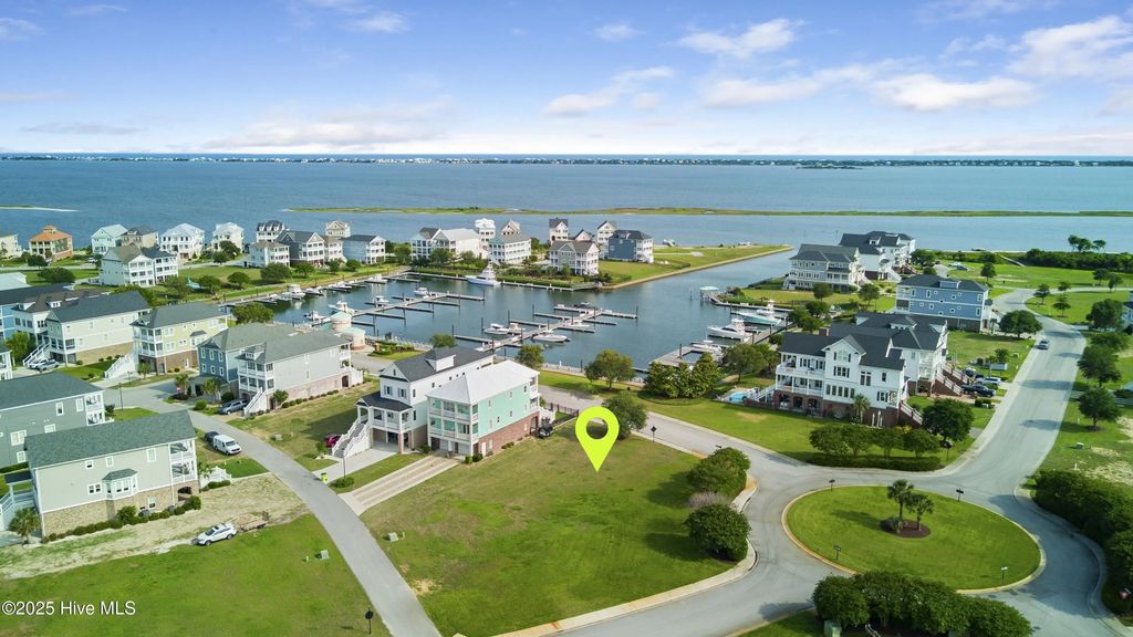 818 Cannonsgate Drive, Newport