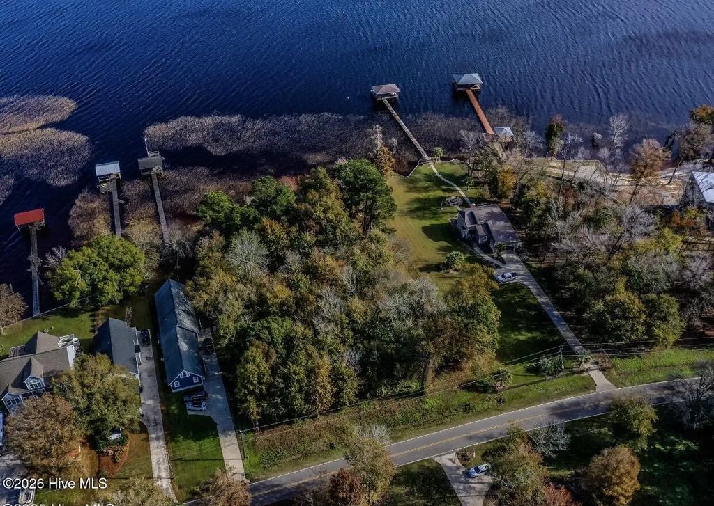 137-140 Near 3461 Waccamaw Road S, Lake Waccamaw
