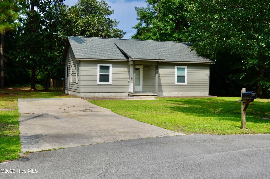 205 Lenoir Street, Newport