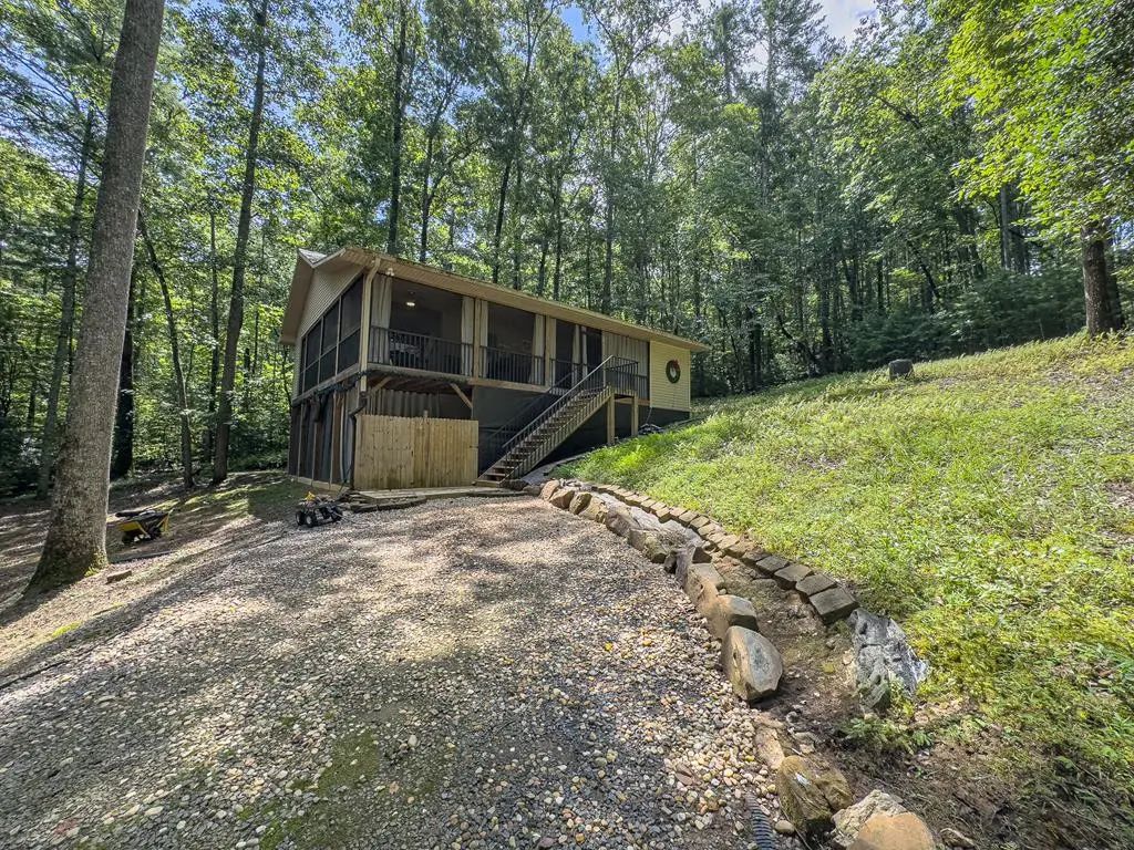 89 Box Turtle Lane, Hot House