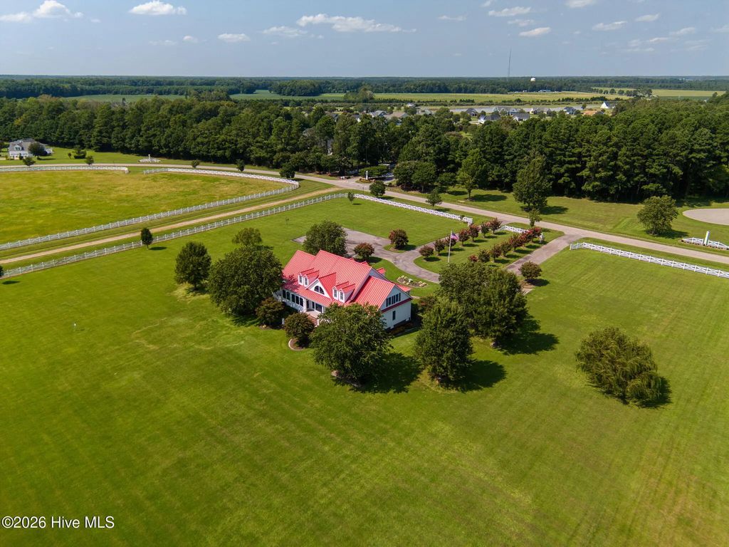 289 Pasquotank Boulevard, Hertford