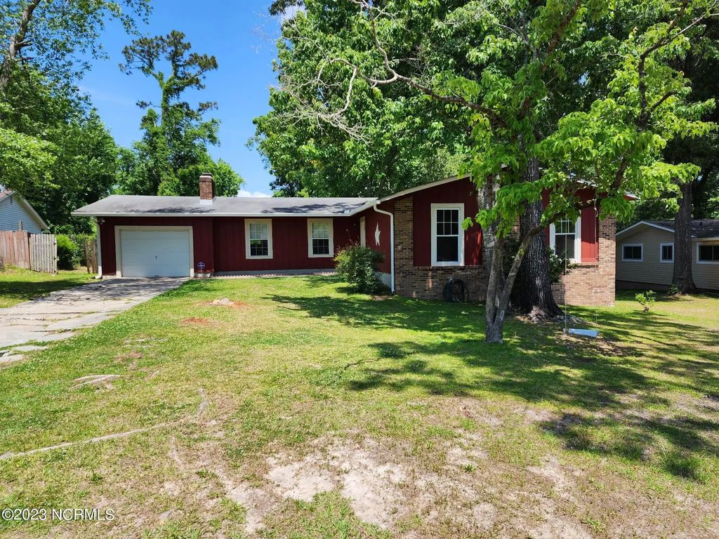 105 Briarwood Court, Jacksonville