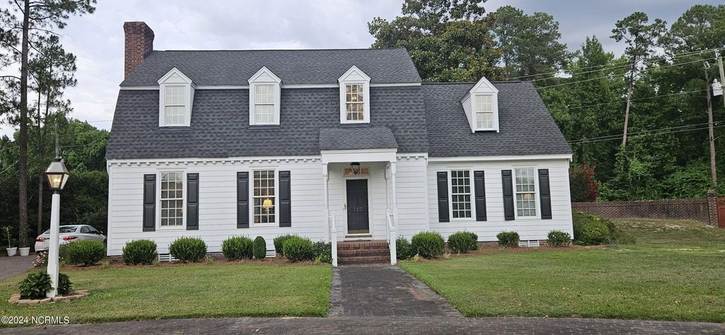 110 Foxcroft Drive, Clinton