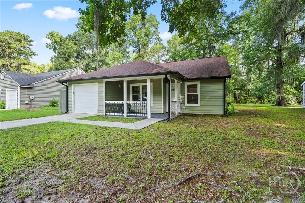 18 E White Hawthorne Drive, Savannah