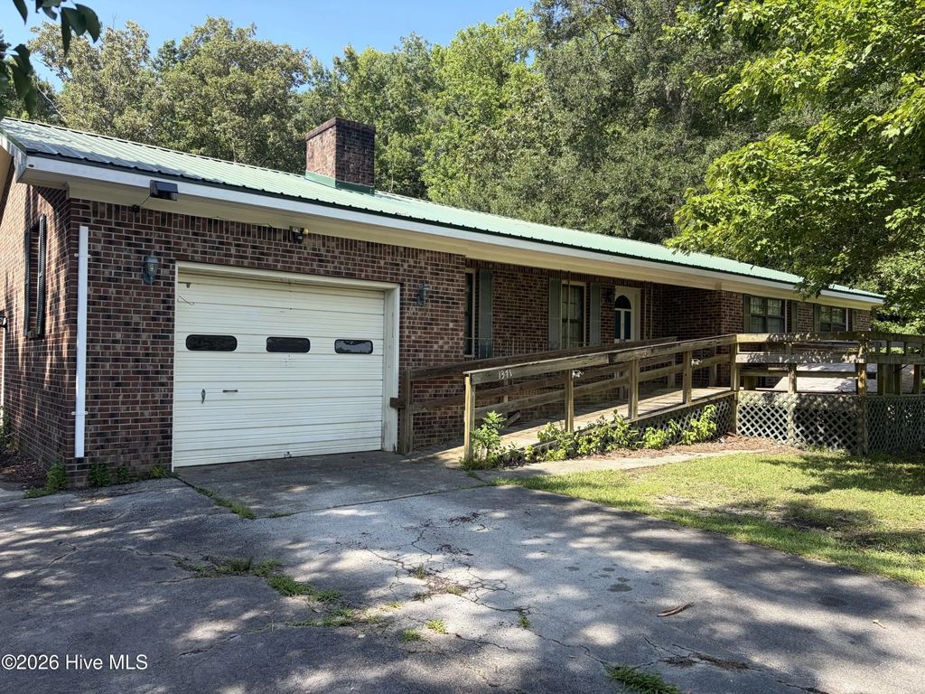 1371 Cooper Road, Bayboro