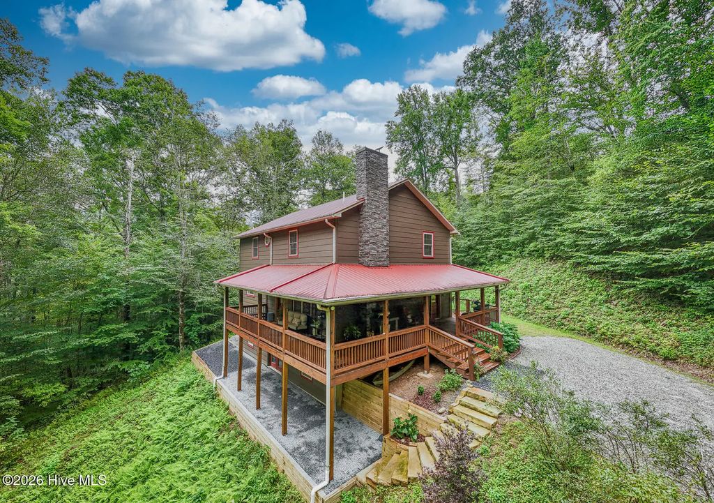 89 Wilderness Drive, Hayesville