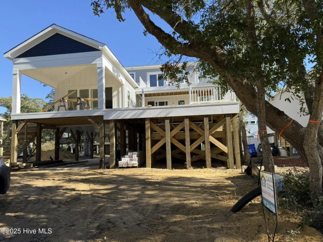 100 Se 43rd Street, Oak Island